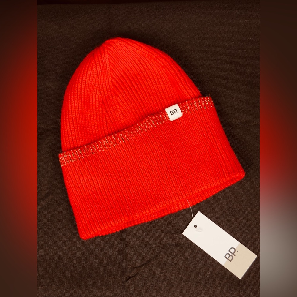 BP by Nordstrom - Red Ribbed Beanie with Gold Accent Threads.    OS.         NWT